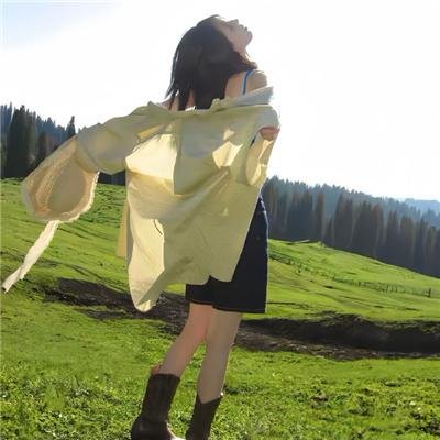 沙滩上的夏娃